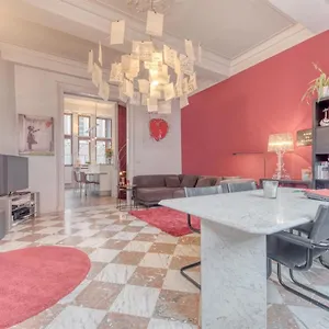 Duplex 2 Situe Au Centre Du Coeur Historique De Appartement Luik