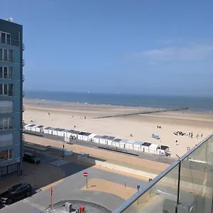 studio-sun-south-semi-seaview-sea-at-15meter-ostend.bruges-hotels.info/