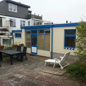 zandvoorthouse.zandvoort-hotels.com/