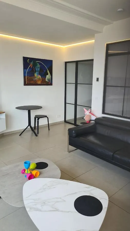 frontaal gelijkvloers seaview 80m² 2 slp Appartement Oostende