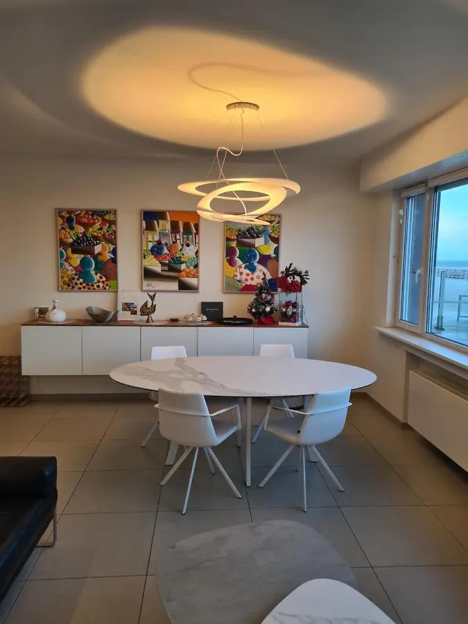 frontaal gelijkvloers seaview 80m² 2 slp Appartement Oostende België