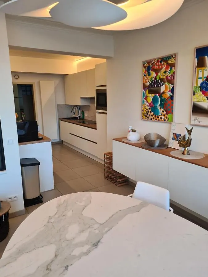 frontaal gelijkvloers seaview 80m² 2 slp Appartement Oostende